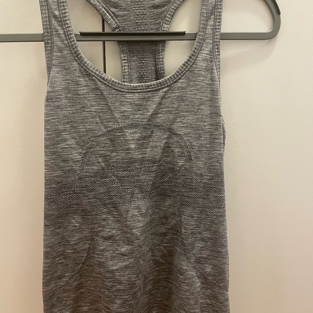 Lululemon Athletica Gray Ribbed Fitted Sleeveless Tank Top